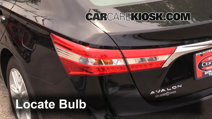 2015 Toyota Avalon XLE 3.5L V6 Lights Tail Light (replace bulb)